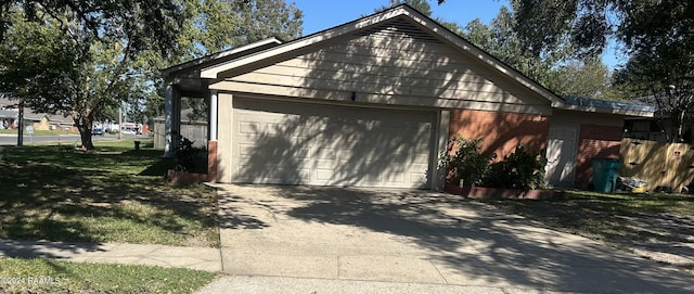1519 Jasmine Dr, Opelousas, LA 70570 - garage featuring driveway
