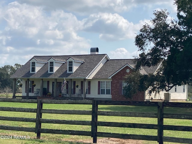 view of front of home with a front lawn