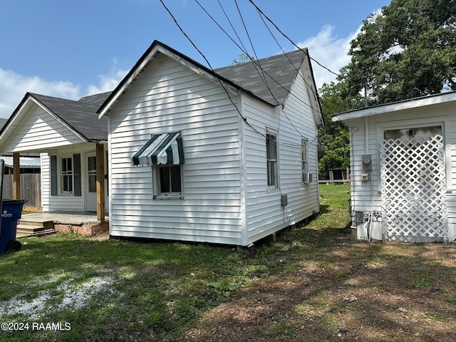 604 N Lejeune Ave, Kaplan, LA 70548 - rear view of property with covered porch
