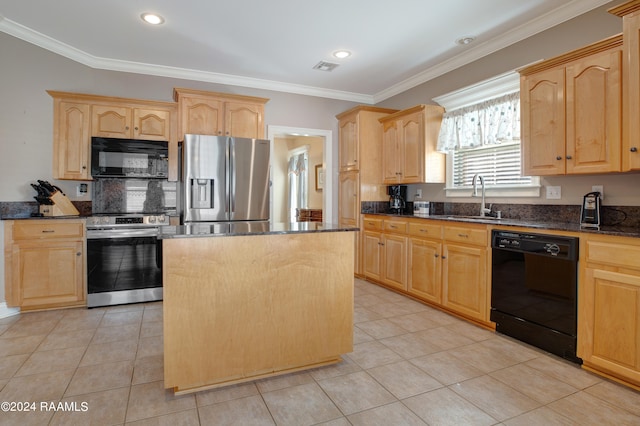 kitchen with sink, black appliances, a center island, crown molding, and light tile patterned flooring