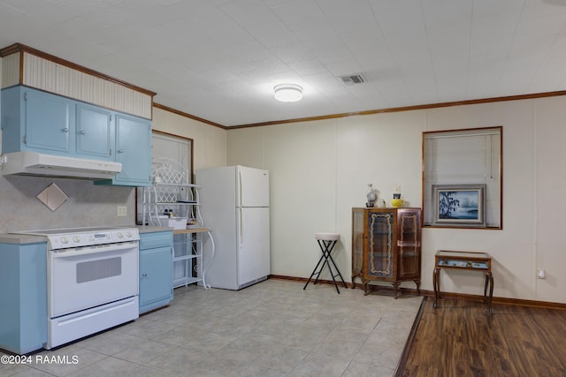 kitchen with white appliances, backsplash, blue cabinets, light hardwood / wood-style floors, and ornamental molding