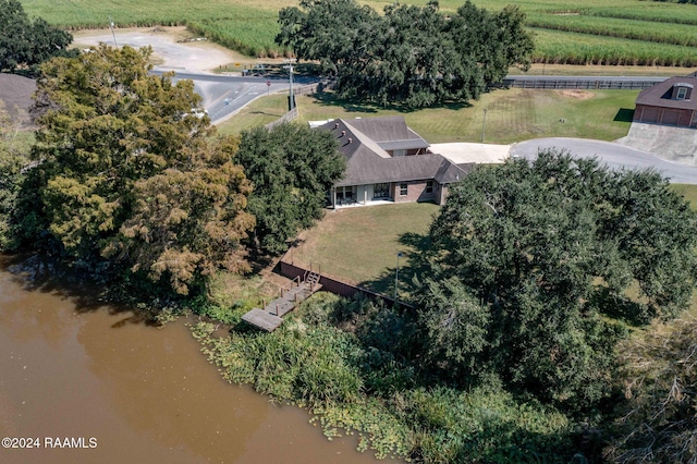 bird's eye view featuring a rural view and a water view