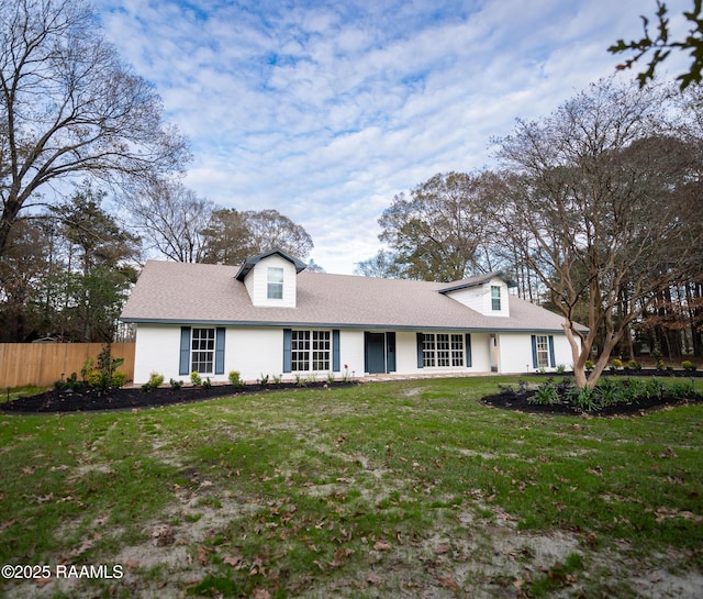 view of front of house with a front yard