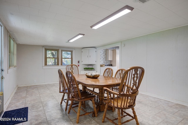 dining area featuring washer / dryer