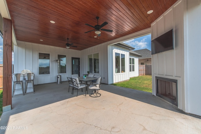 view of patio with ceiling fan