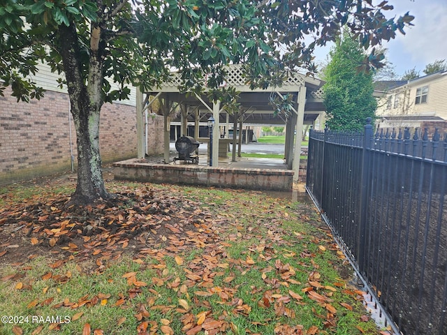 view of yard with a patio area