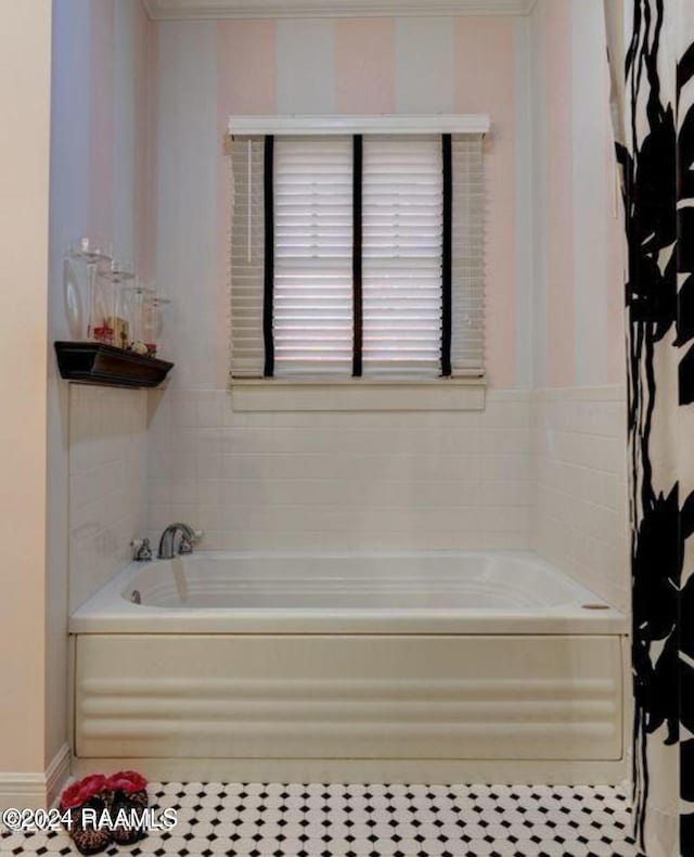 1015 Lee Ave, Lafayette, LA 70501 - full bathroom featuring a bath