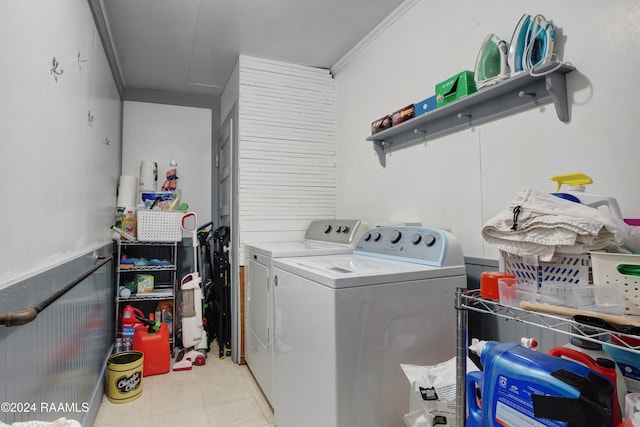 228 Cherry St, Lafayette, LA 70506 - laundry room featuring washer and dryer and light floors