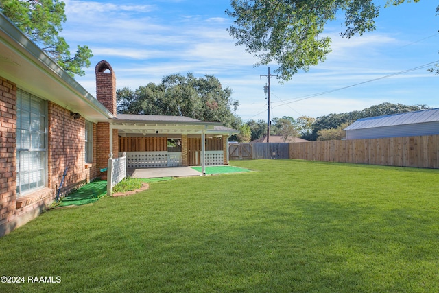 view of yard featuring a patio area