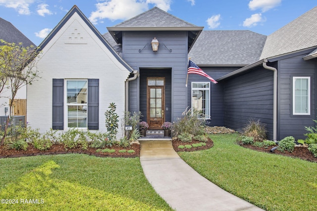 view of front of house with a front yard