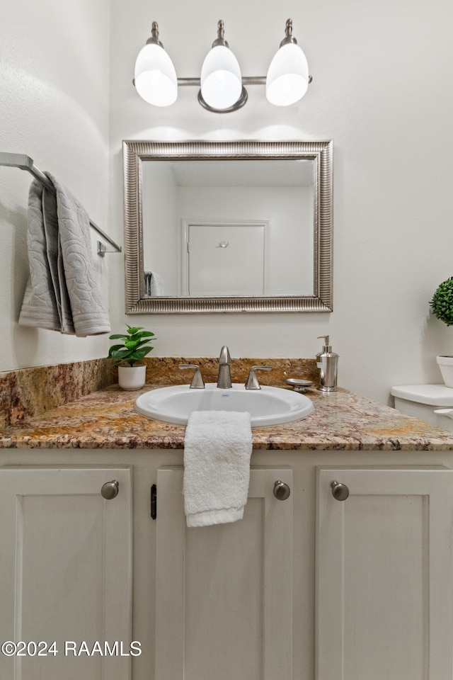 bathroom with vanity