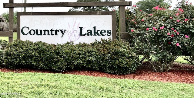 view of community / neighborhood sign