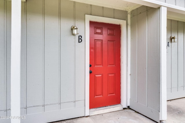 view of property entrance