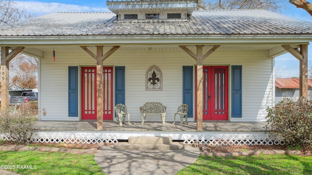 property entrance with a porch