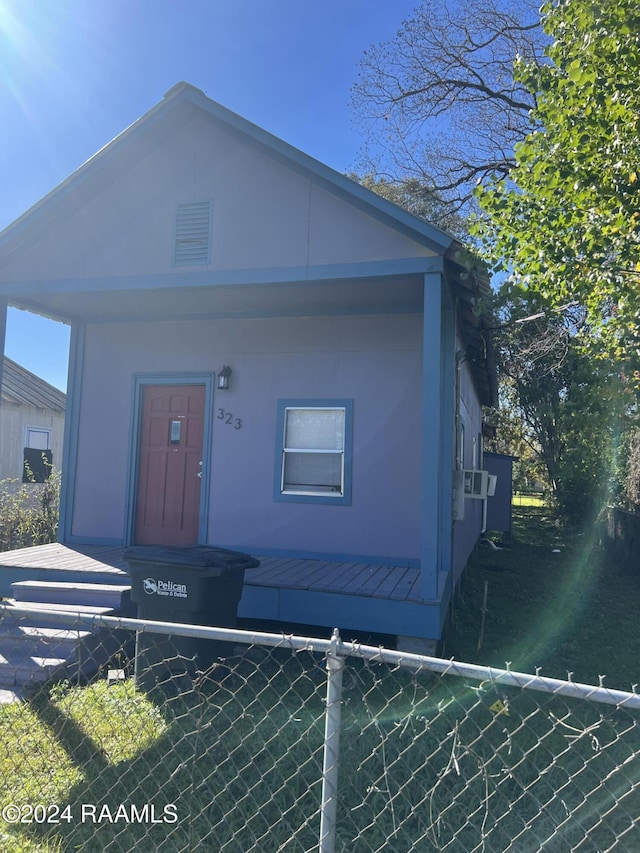 view of front of property