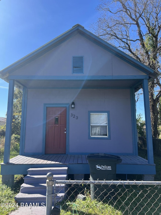 view of front of house featuring a porch