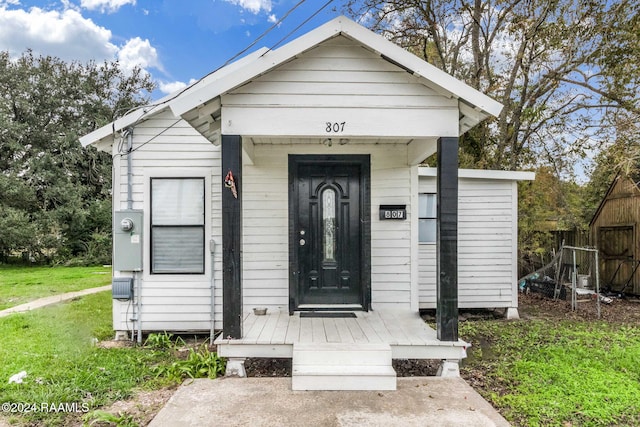 exterior space featuring a yard