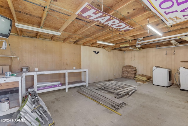 903 S Shireview Cir, Abbeville, LA 70510 - below grade area featuring washer / clothes dryer and a workshop area