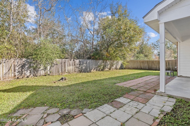 view of yard with a patio