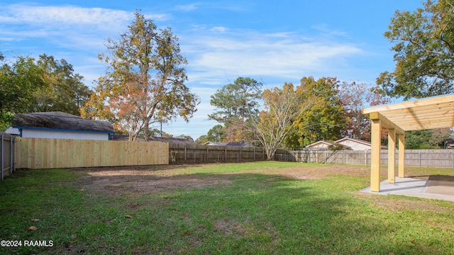 view of yard with a patio