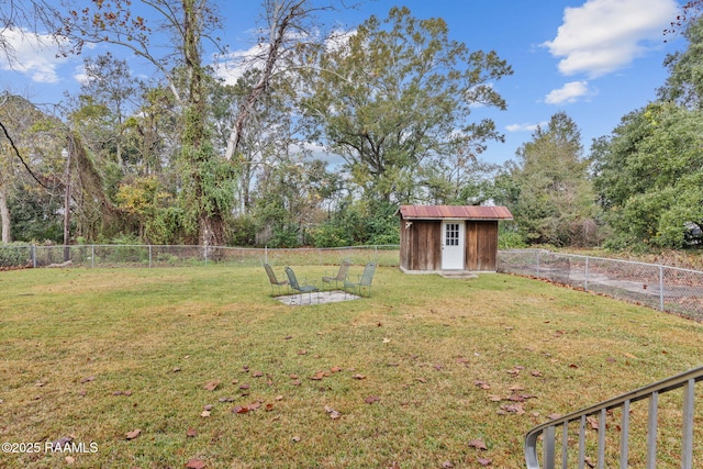 view of yard with a storage shed