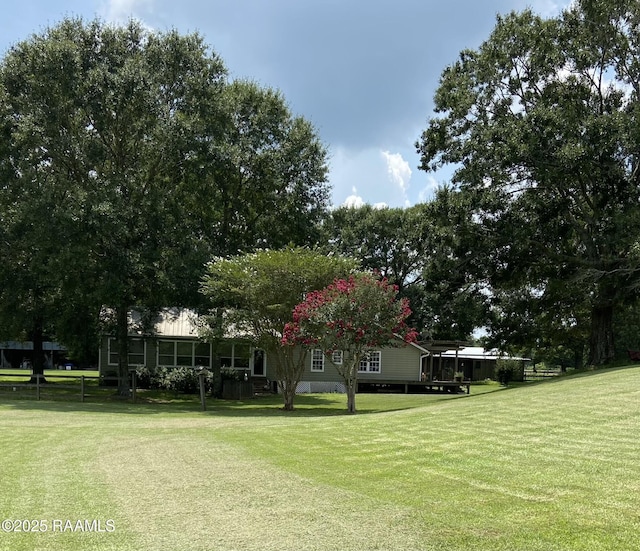 6757 Line Rd, Ethel, LA 70730 - view of front facade with a front yard