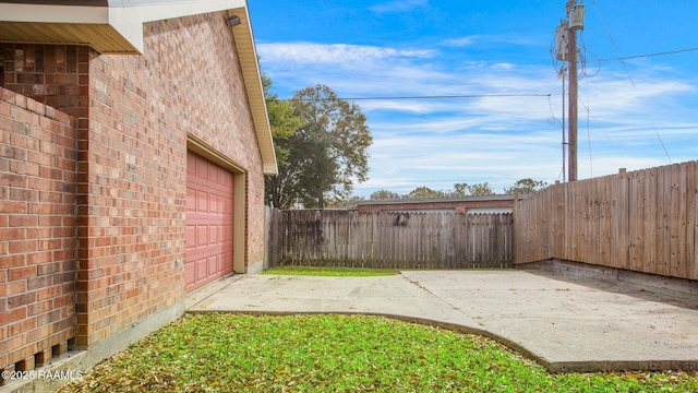 107 W Bayou Shr, Lafayette, LA 70508 - view of yard featuring a garage