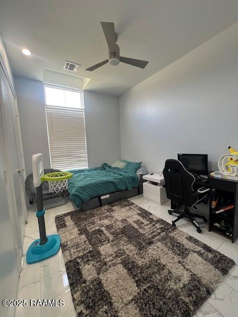 bedroom with ceiling fan