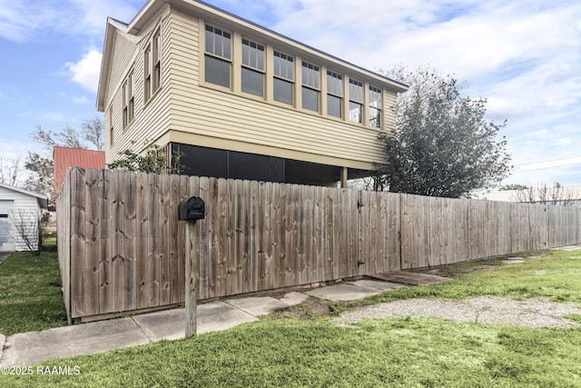 exterior space featuring a lawn