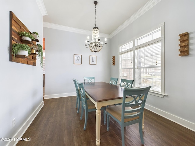 dining area featuring crown molding, dark hardwood / wood-style floors, and a notable chandelier