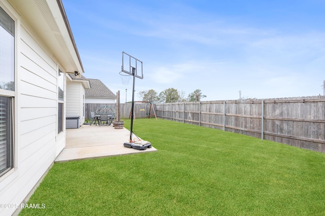 view of yard with a patio