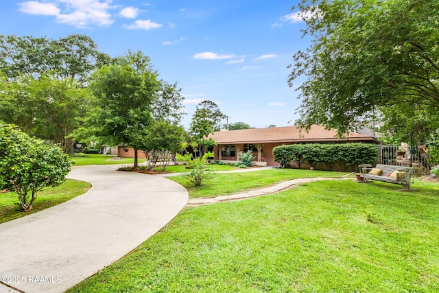 view of front of house with a front yard