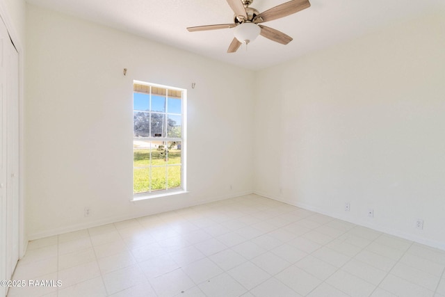 empty room with ceiling fan