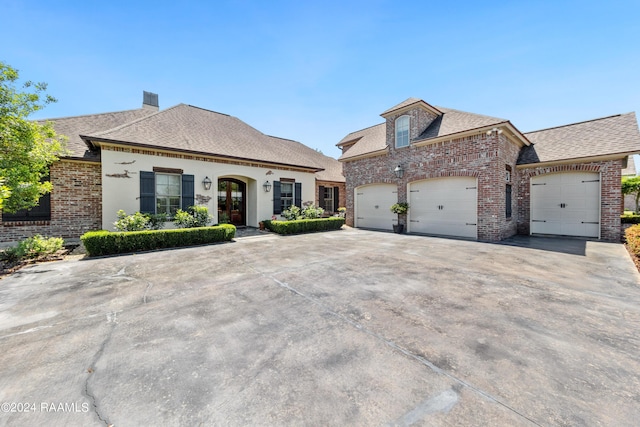 view of front facade with a garage