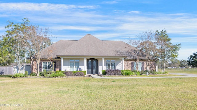 view of front facade featuring a front lawn