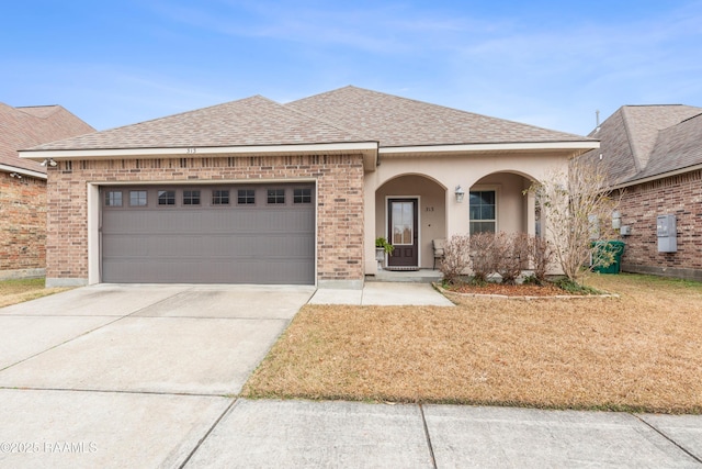 view of front facade with a garage