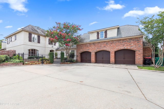 view of front property featuring a garage