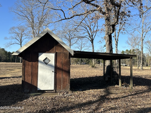 view of outbuilding