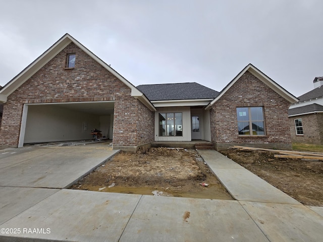 view of front facade featuring a garage