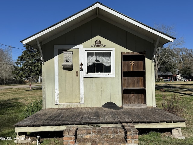 view of outdoor structure