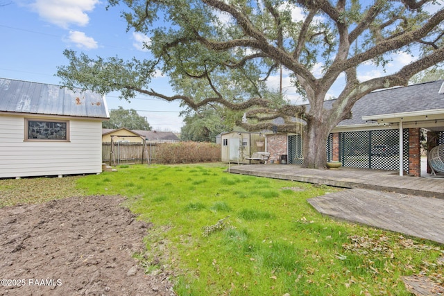 view of yard with a shed