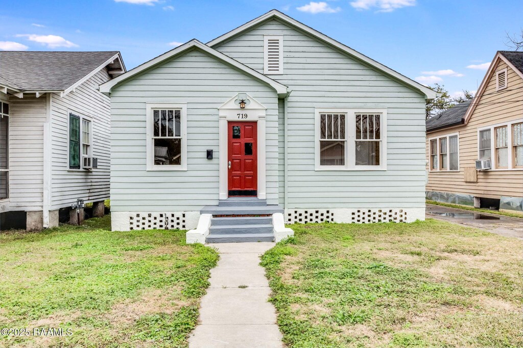 719 Julia St, New Iberia, LA 70560 - photo 1