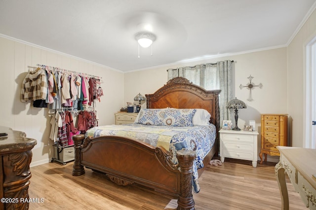 6903 W Congress, Duson, LA 70529 - bedroom featuring wood finished floors, crown molding, and a ceiling fan