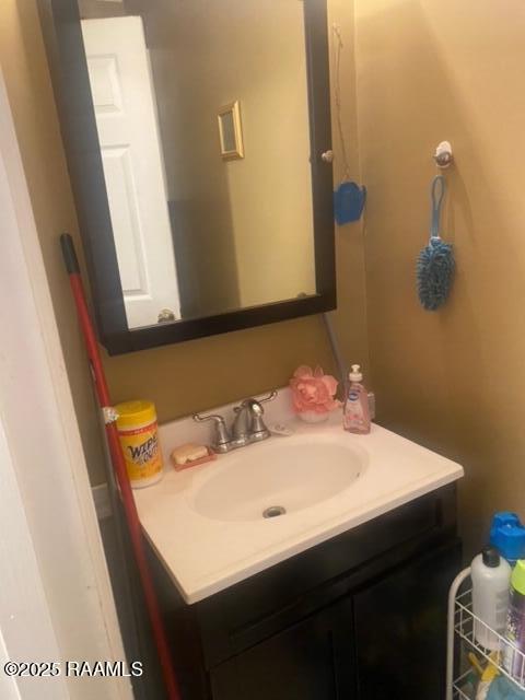 204 Mechanic St, Franklin, LA 70538 - bathroom featuring vanity