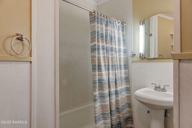 316 Kim Dr, Lafayette, LA 70503 - full bathroom with shower / bath combination with curtain and tile walls