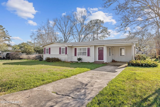 316 Kim Dr, Lafayette, LA 70503 - ranch-style home featuring concrete driveway and a front yard