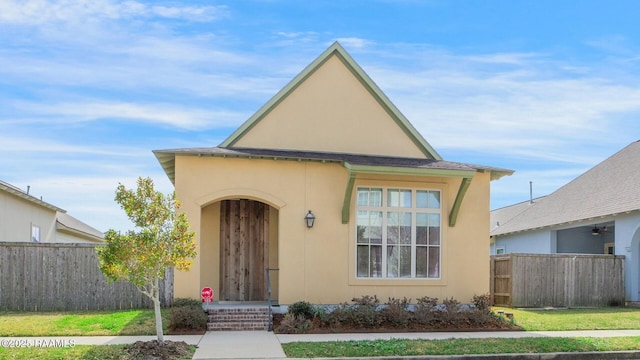 view of front of property