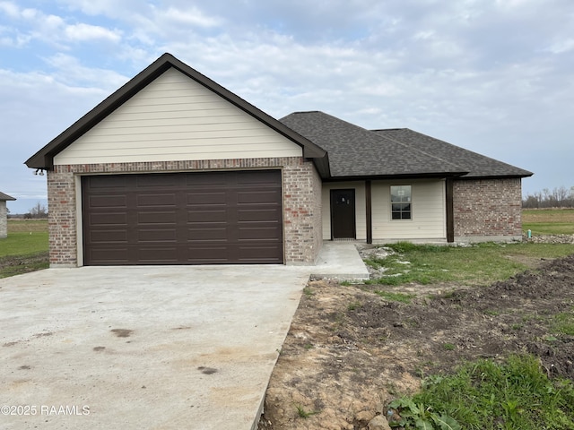 view of front facade featuring a garage