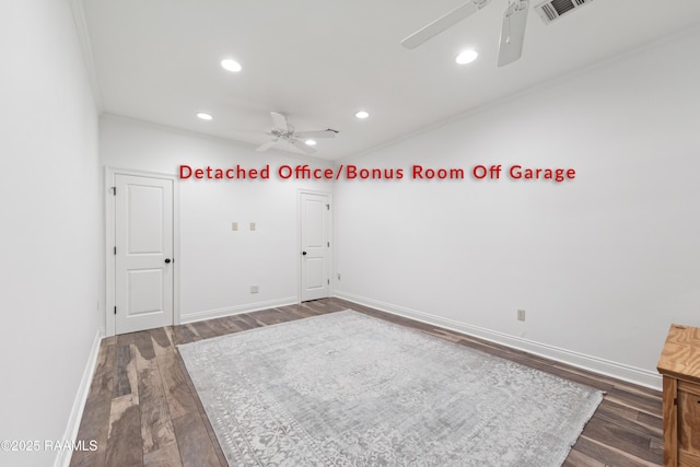 unfurnished room with dark wood-type flooring, visible vents, recessed lighting, and a ceiling fan
