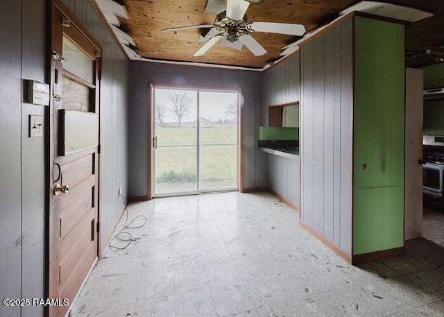1010 Dugas Ln, Saint Martinville, LA 70582 - unfurnished room with a ceiling fan